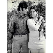 Movie still : Rekha & Jitendra